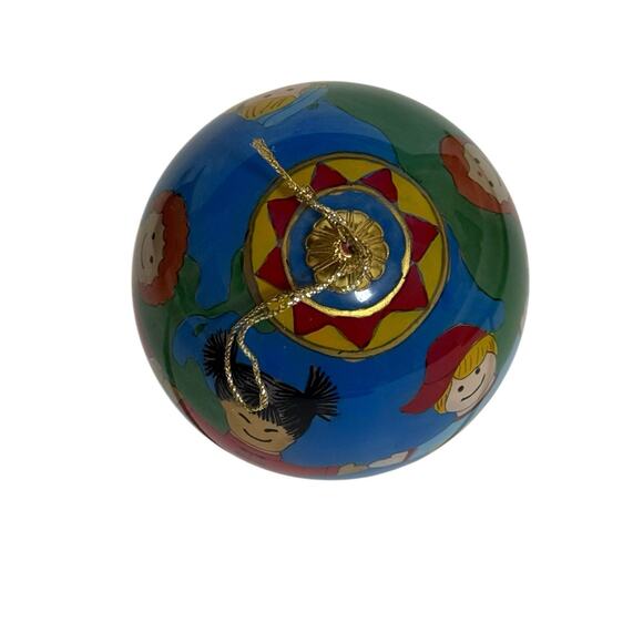 Lie Bien Reverse Painted Children of the World 3” Christmas Ornament 2001 Decor - Picture 6 of 7